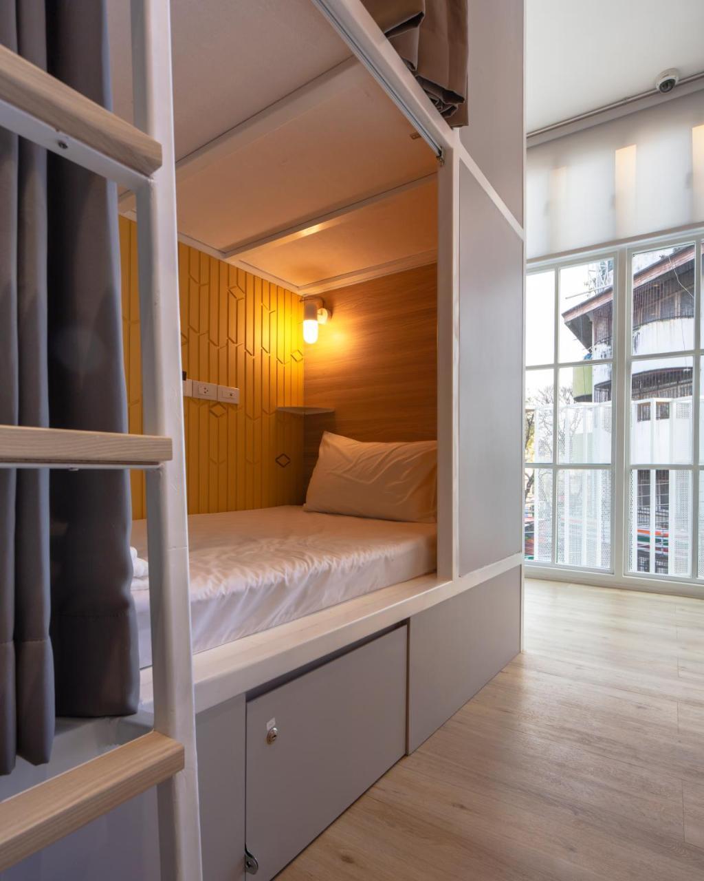Boxpackers Hostel Phranakorn Bangkok Exterior photo