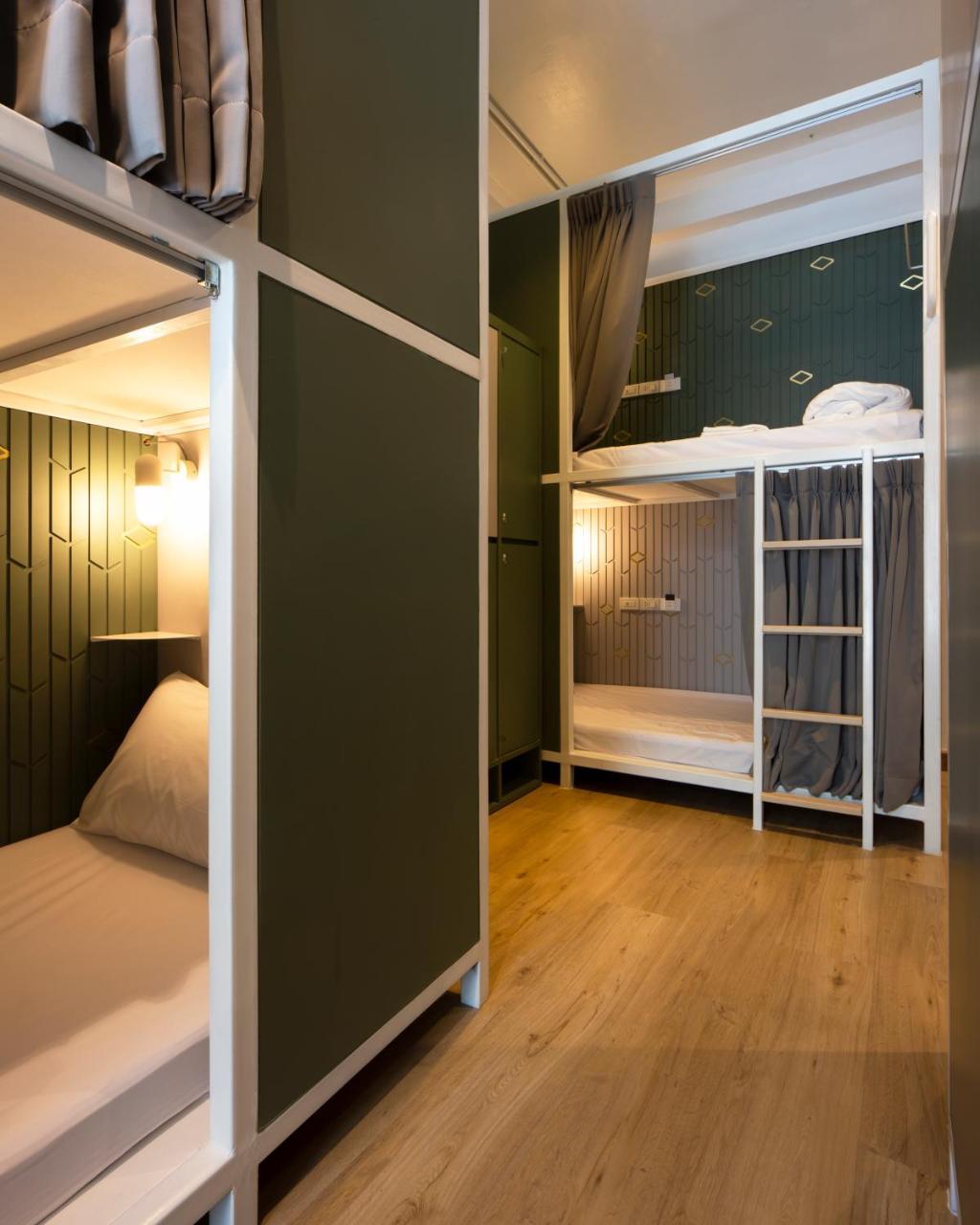 Boxpackers Hostel Phranakorn Bangkok Exterior photo