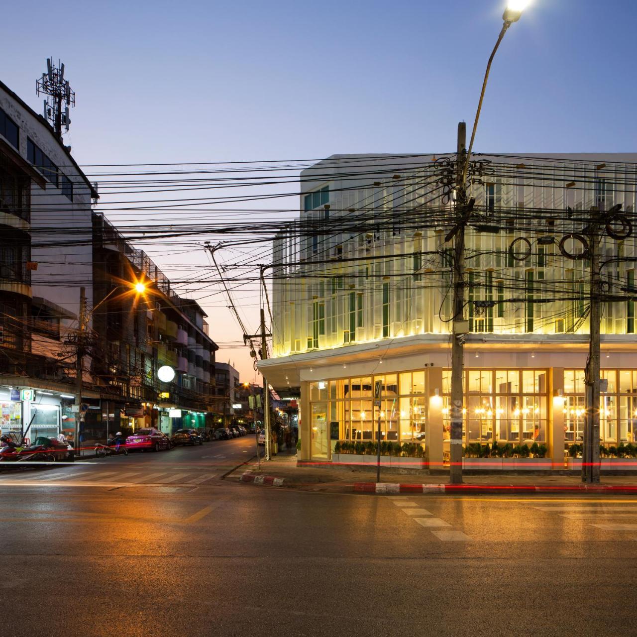 Boxpackers Hostel Phranakorn Bangkok Exterior photo