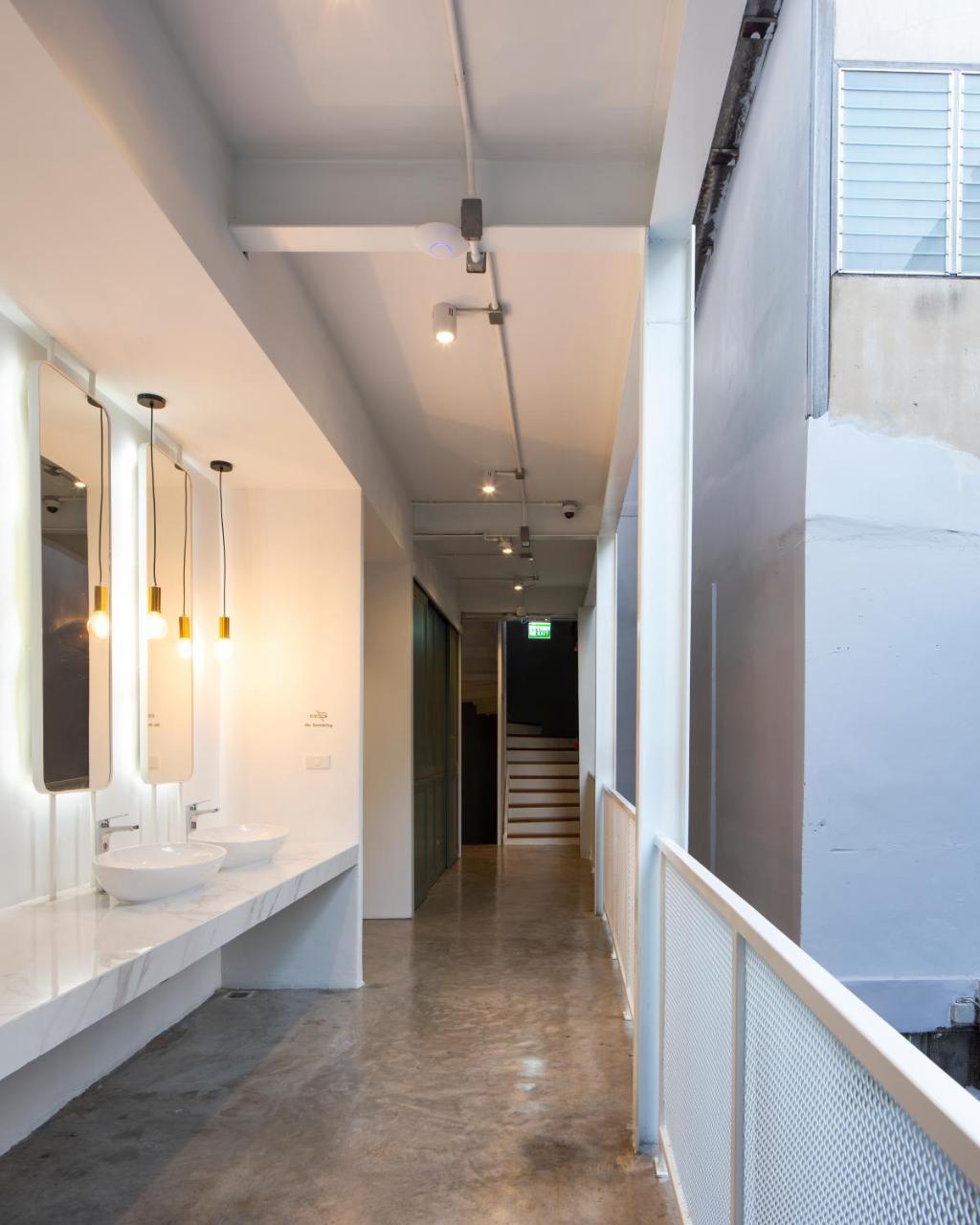 Boxpackers Hostel Phranakorn Bangkok Exterior photo